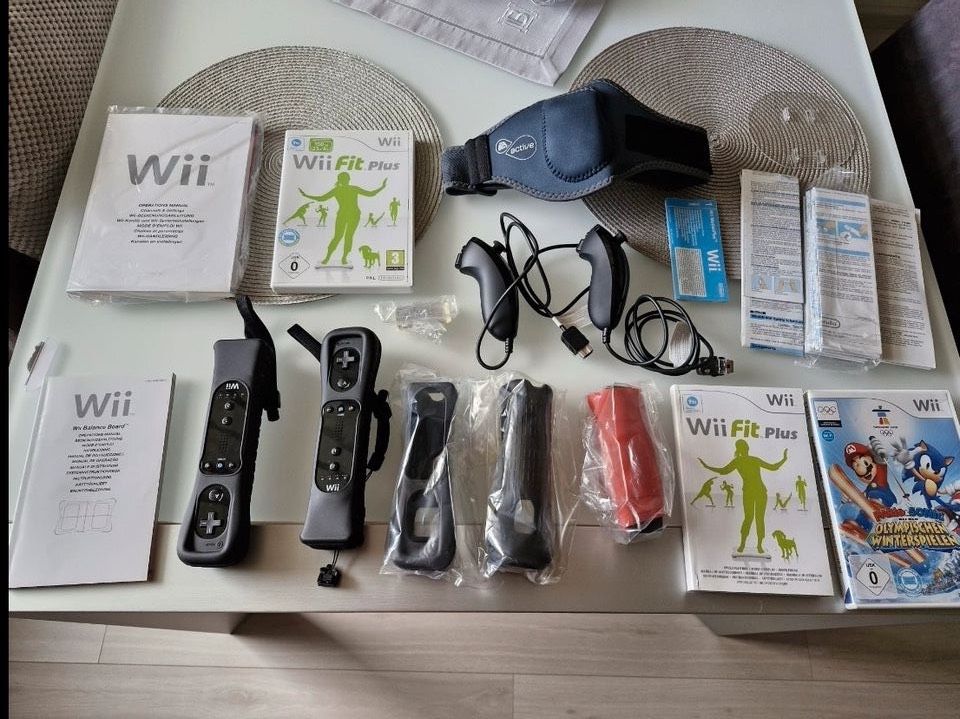 Nintendo Wii mit viel Zubehör in Dortmund