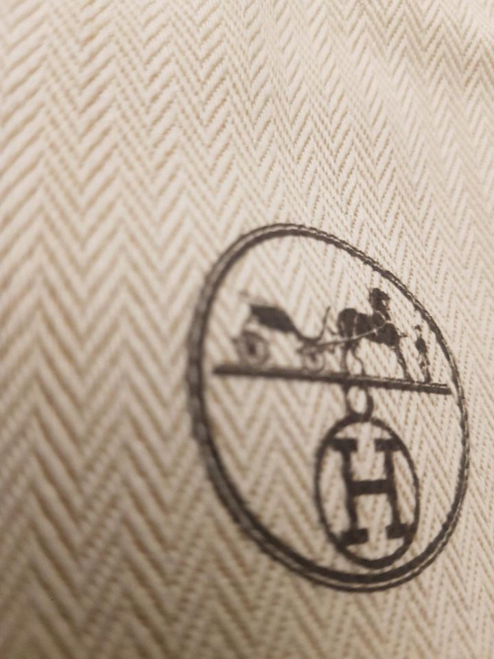 Hermes Paris Staub Beutel NEU in Berlin