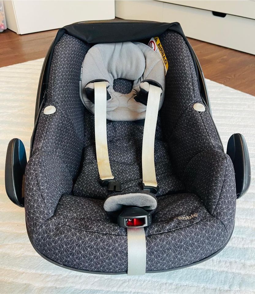 Maxi Cosi Pebble Babyschale Kinder Auto Sitz Neugeboren ab Geburt in Kiel