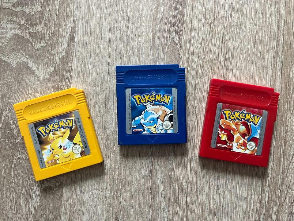 Pokémon gelb, blau, rot für den Gameboy in Frankfurt am Main