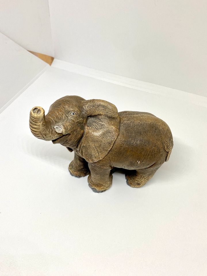 Elefant aus Keramik Gilde Handwerk grau Figur Tier Glücksbringer in Hessen  - Wölfersheim | eBay Kleinanzeigen ist jetzt Kleinanzeigen
