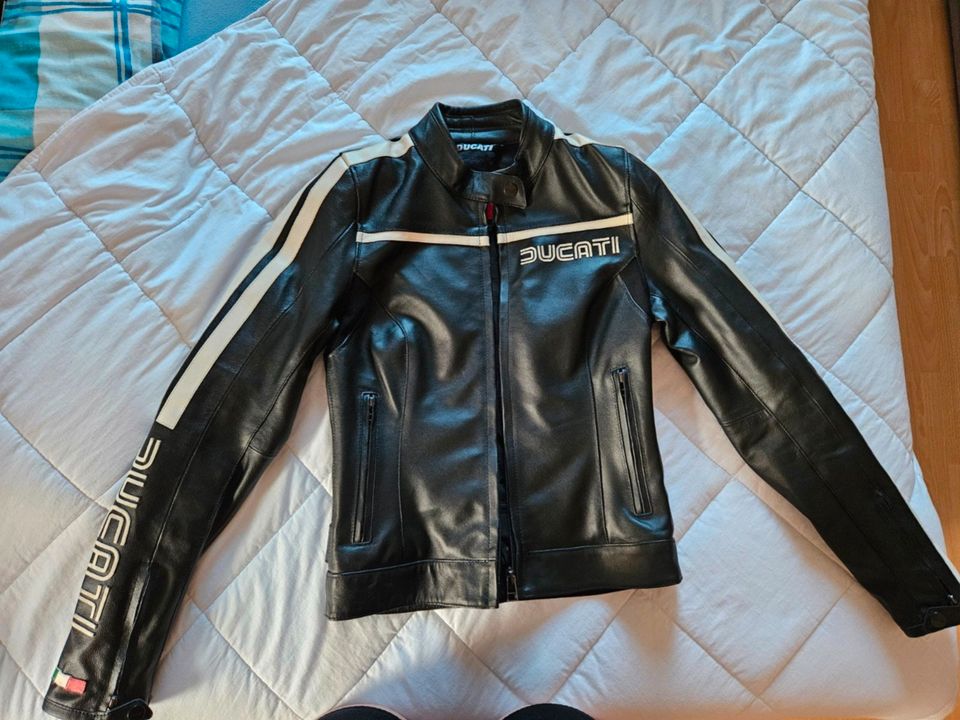 Motorradjacke von Ducati Größe 40 in Innernzell