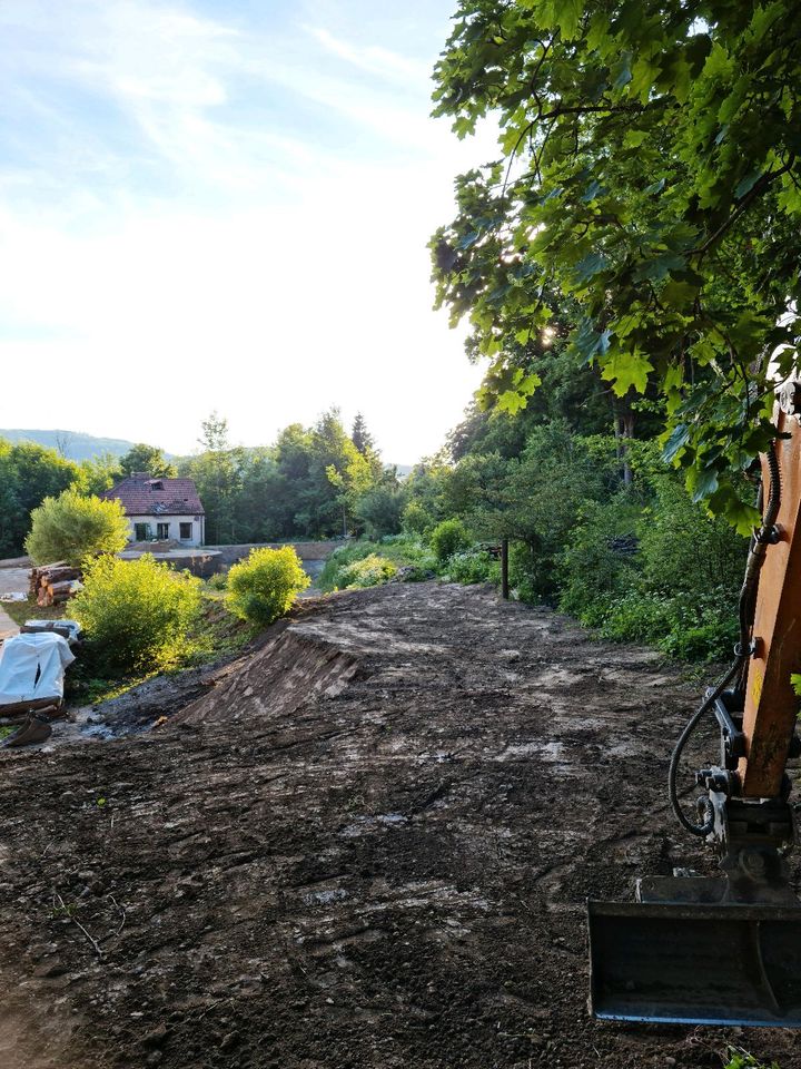 Baumaschinen Brecher Container Erdbau Bau Recyling Vermietung in Dermbach