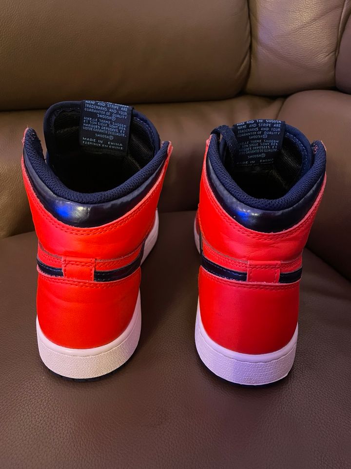 Nike Air Jordan 1  „David Letterman“ Größe 37,5 rot/schwarz in Gaggenau