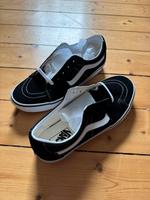 Vans low schwarz ungetragen 44 Hannover - Döhren-Wülfel Vorschau