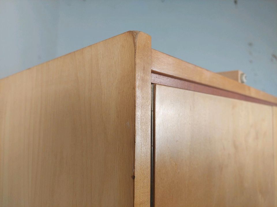 Vintage Kleiderschrank Holzschrank 60er 70er DDR Retro Zeulenroda in Leipzig