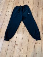 Adidas Sport Hose für Jungs Gr. 140 schwarz Hessen - Oestrich-Winkel Vorschau