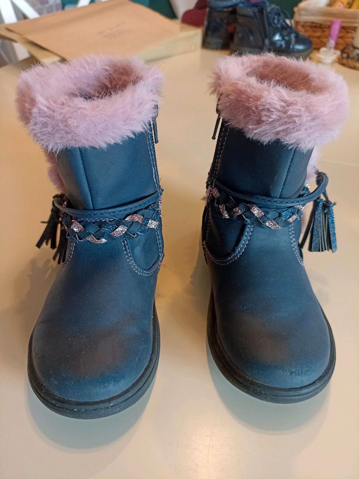 Schuhe Stiefel Boots Winter in Größe 24 und 25 Mädchen in Penzlin