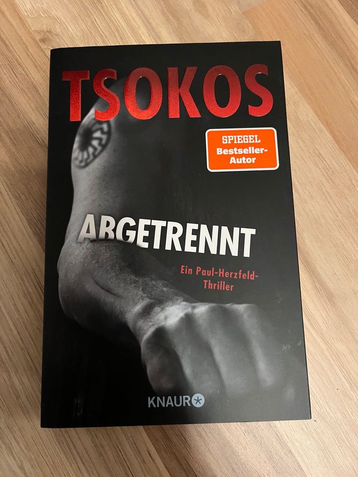 Buch Tsokos  „Abgetrennt“ in Hemmoor