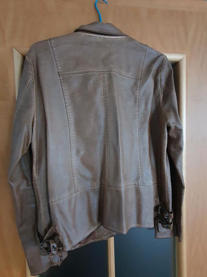 Coole, braune Kunstlederjacke von Livre Größe 44 used look in Weißenstadt