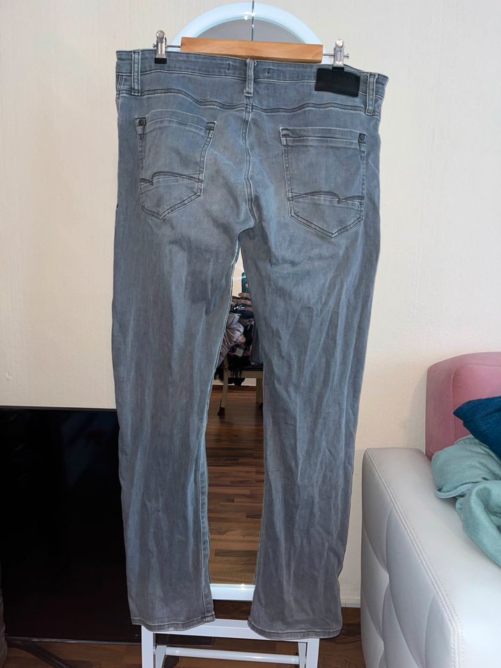 Mavi Jeans 98,5% Baumwolle Grau in Berlin