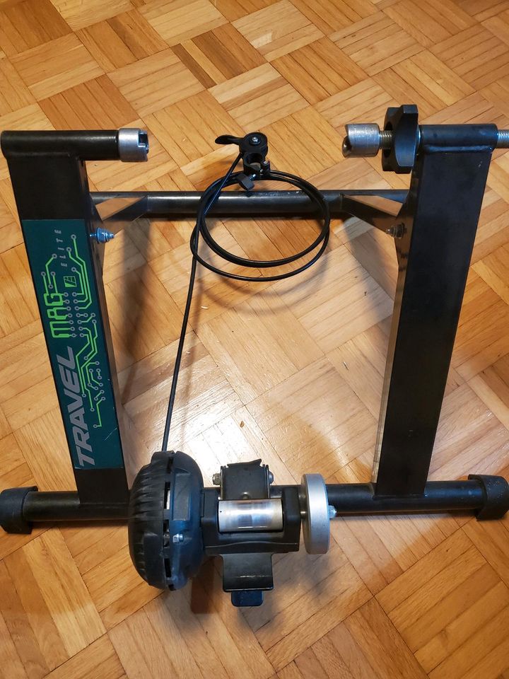 Rollentrainer ELITE Travel Mag Hometrainer Rennrad
