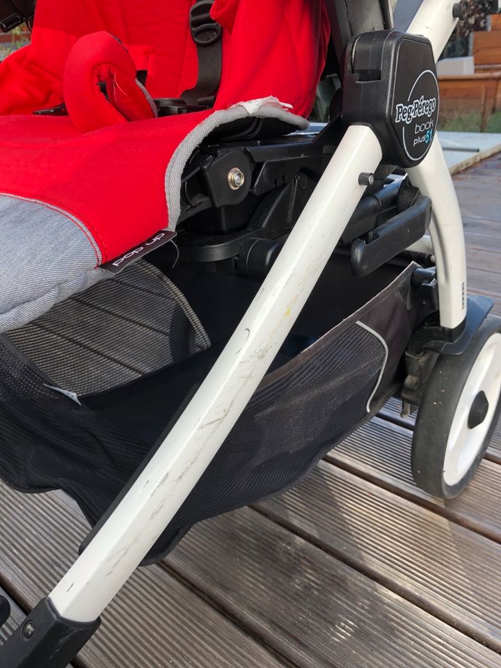 3 in 1: Schicker italienischer Kinderwagen, passt in mini-Autos! in Karlsruhe