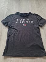 Tommy Hilfiger T-Shirt schwarz 152 Nordrhein-Westfalen - Dinslaken Vorschau