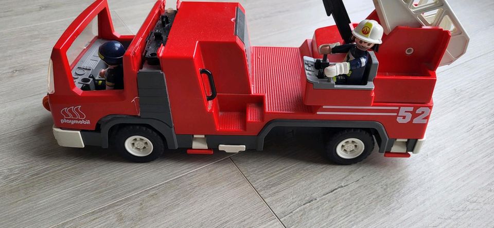Playmobil Feuerwehr Leiterfahrzeug in Seligenstadt