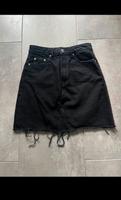 Schöner Jeans-Rock mit Fransen von H&M in Größe 34, schwarz Hessen - Bad Schwalbach Vorschau