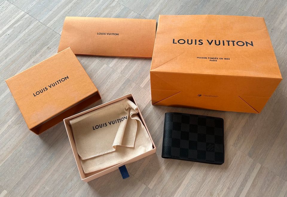 Louis Vuitton Geldbörse Damier Graphite in Würzburg