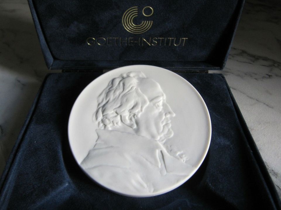 Porzellan Meissen: Goethe Medaille in Adelsried