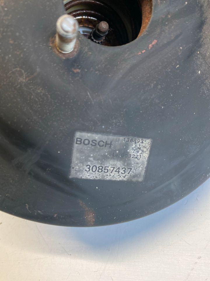 Volvo V40 ´98 Bremskraftverstärker Bosch 30857437, 310052 in Vechta