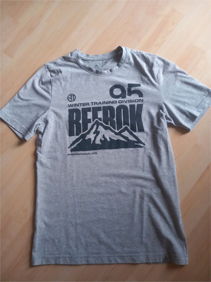 T-Shirt von Rebok, Größe S in Blaubeuren