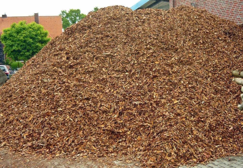 Rindenmulch Kiefernmulch 1040 lose geladen oder Big Bag in