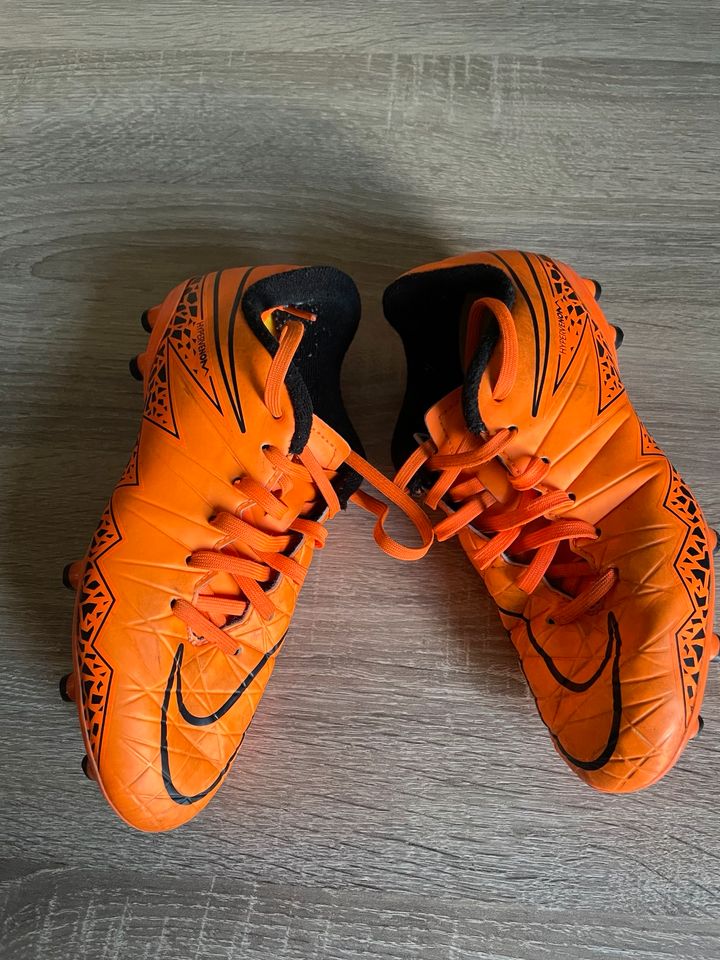 Fußballschuhe Sportschuhe Stollenschuhe Nike Adidas in Langerwehe