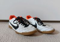 Nike Sportschuhe Größe 37,5 Niedersachsen - Emmerthal Vorschau