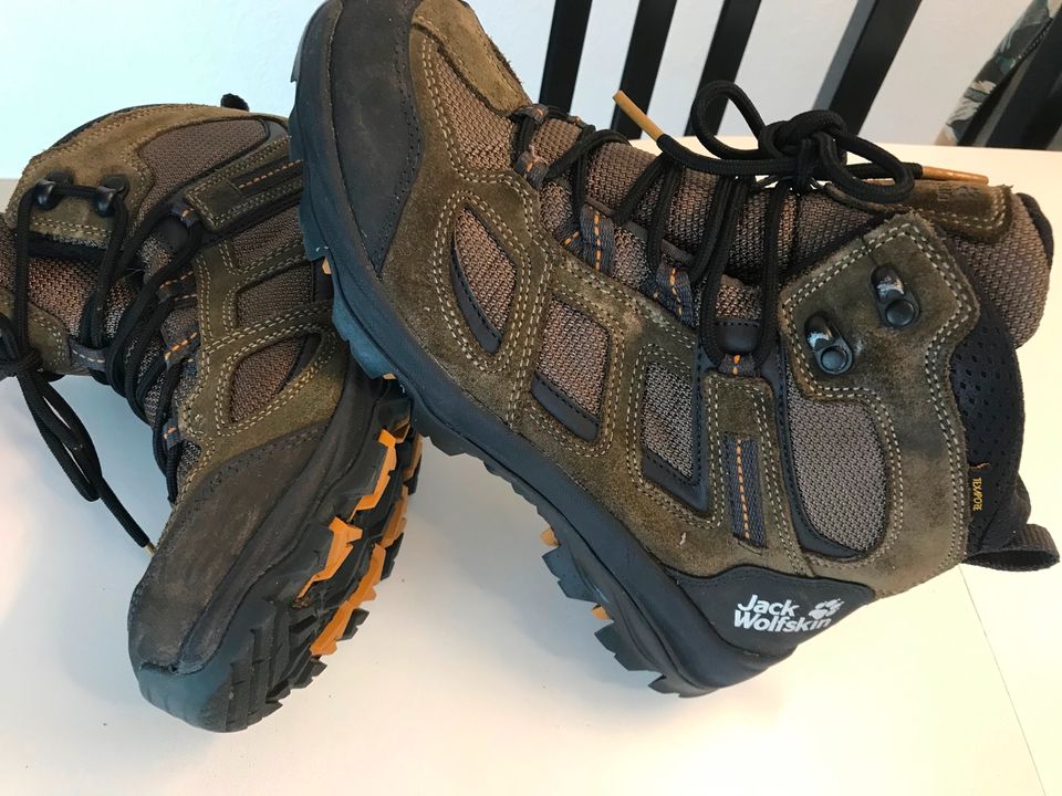 Jack Wolfskin Outdoor Schuhe/Stiefel Größe 40,5 Texapore in Frankfurt am Main