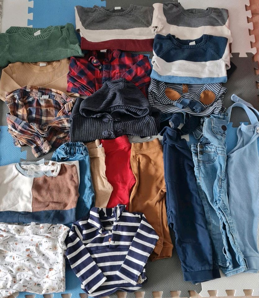 Kleiderpaket Junge 80 19 Teile in Königswinter