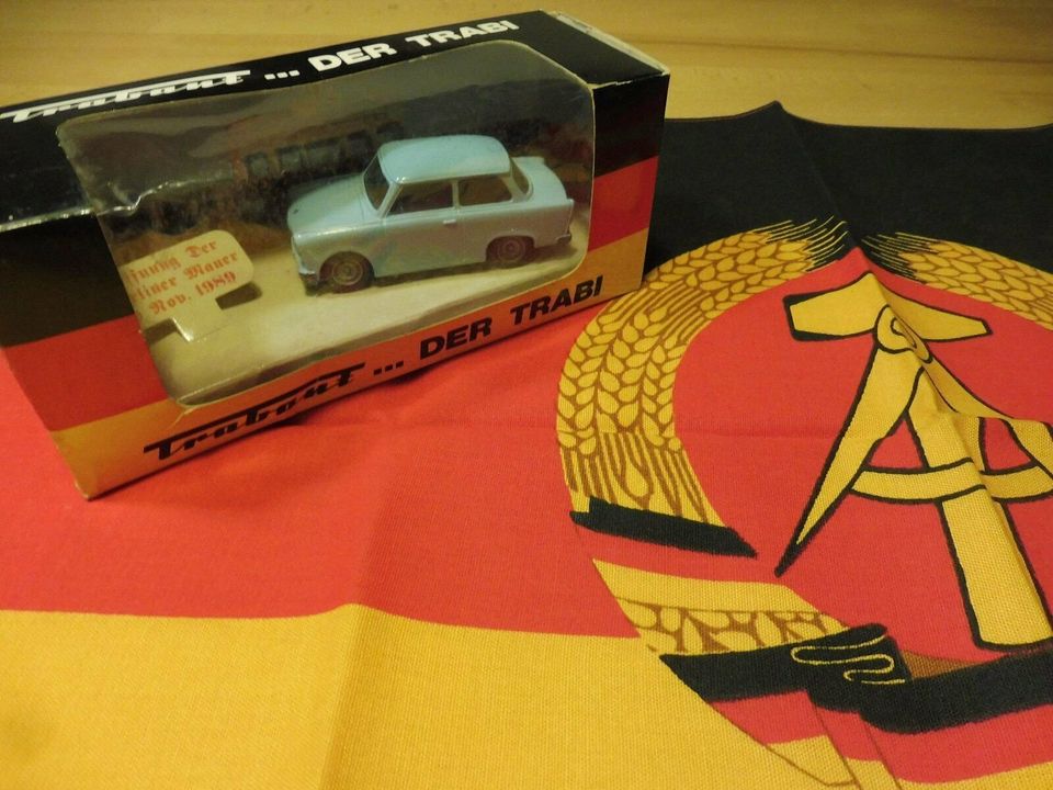 DDR Fahne Org. VEB & 2 x Trabant OVP Orginale von 1989 Trabi in Münsingen