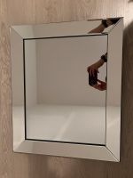 Spiegel wie neu , Wandspiegel größe 50 breit 60 cm hoch Nordrhein-Westfalen - Remscheid Vorschau