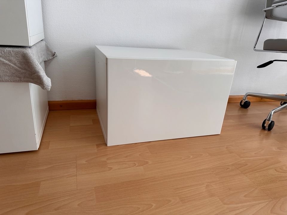 IKEA Besta Weiß Hochglanz 60x42x38 cm Wandmontage in Eschborn