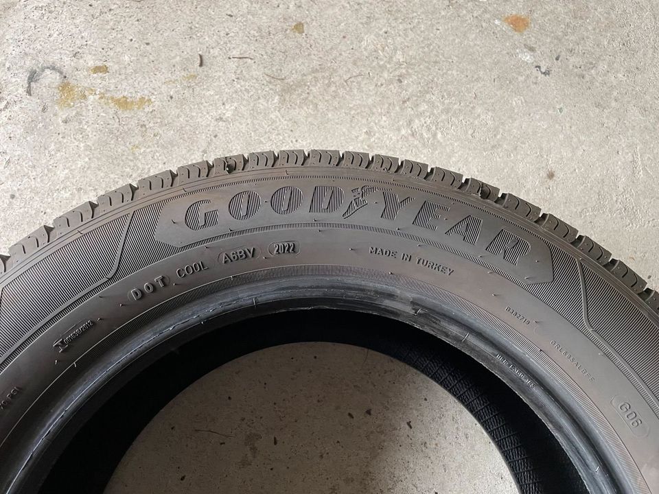 Sommerreifen Goodyear Ford Transporter usw. 215/65 R16C 109/107T in Lemgo