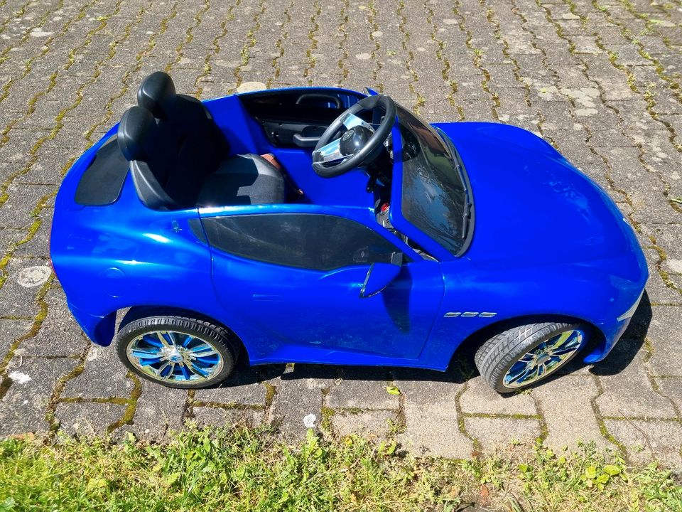Kinderauto Maserati blau in Neuenstein