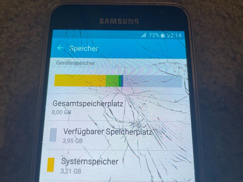 Samsung Galaxy J3 2016 Gold Handy 8GB in Hamburg