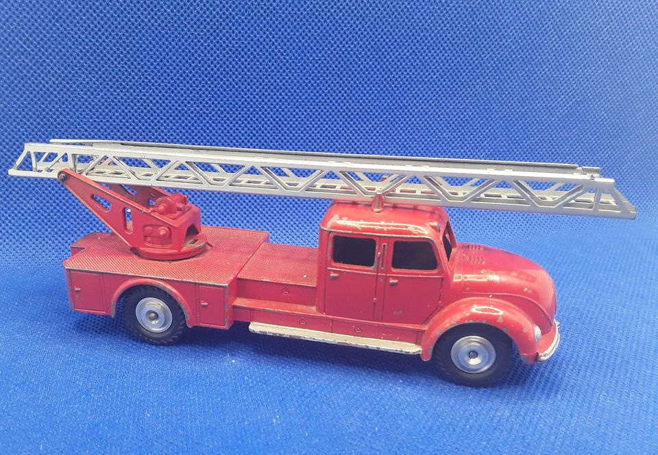 Märklin 8023 1/43 Magirus Deutz Leiterwagen Feuerwehr in Eppelsheim