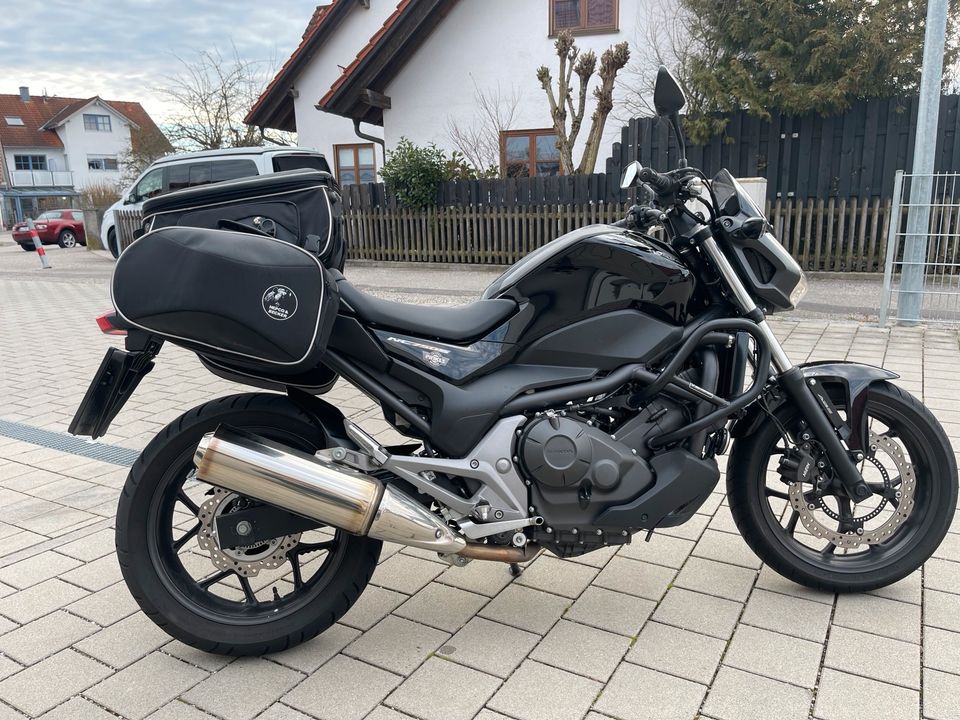 Honda NC 750 S mit viel Zubehör in Schöngeising