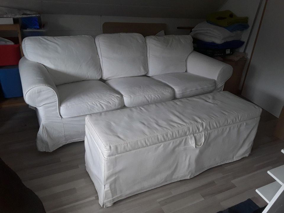 Sofa mit passender Truhe in Hemer