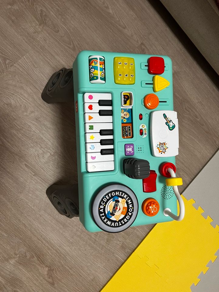 Fisher Price DJ Spieltisch in Oldenburg