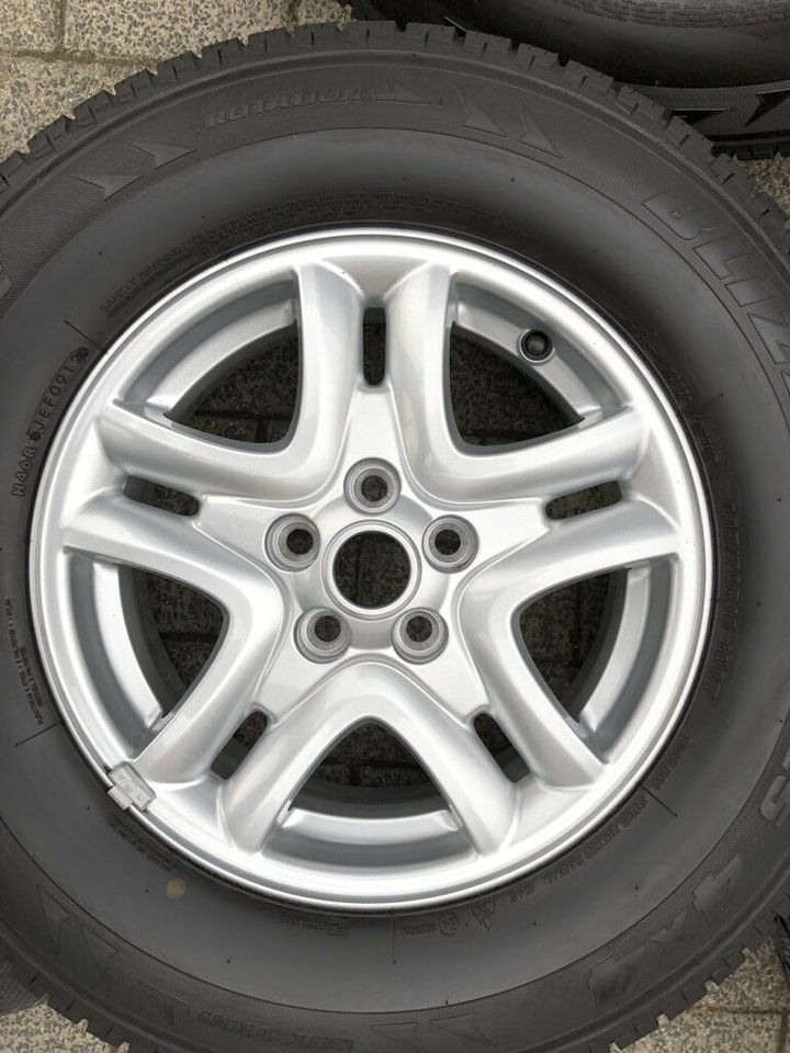 5x108 Landrover Freelander Felgen Winterreifen 235 70 R16 in Wuppertal