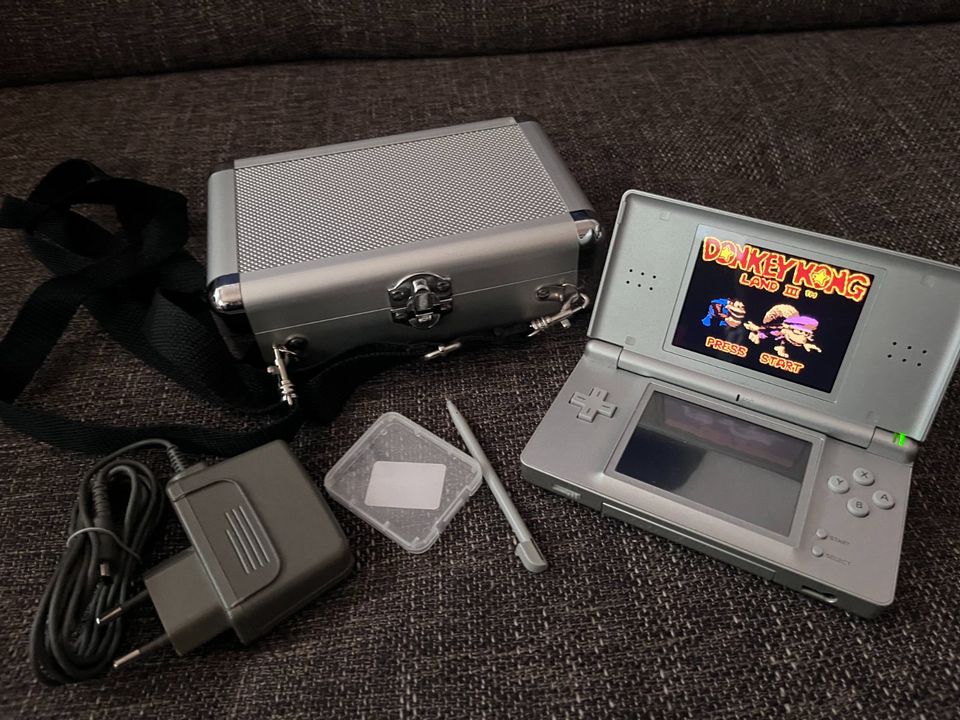 Nintendo DS mit Koffer in Köln