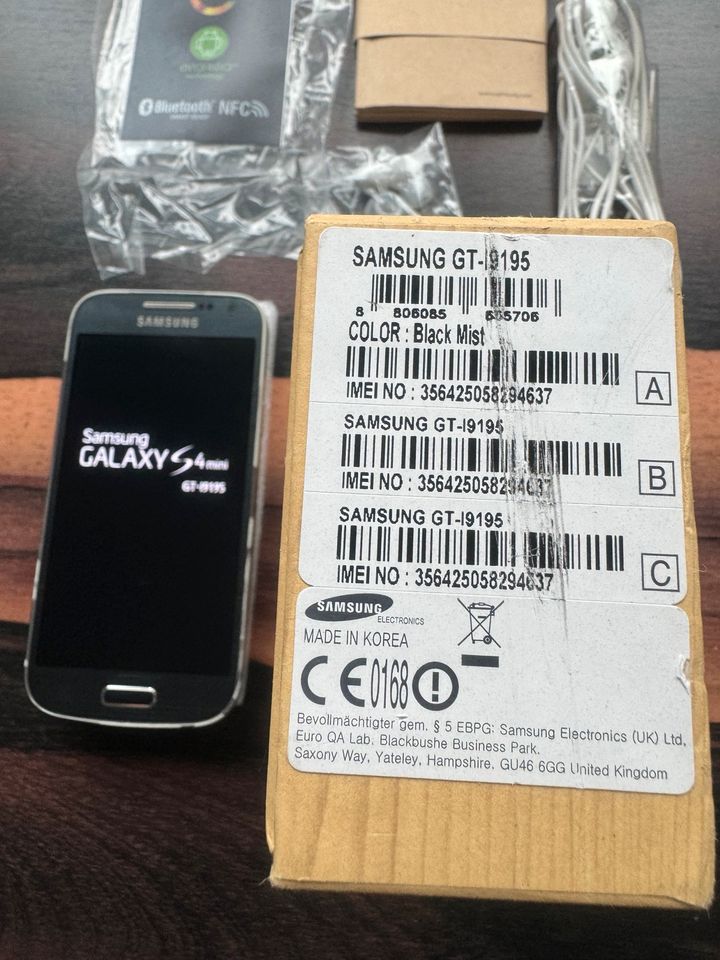 Samsung Galaxy S 4 mini Handy Smartphone 8GB GT19195 in Trebbin