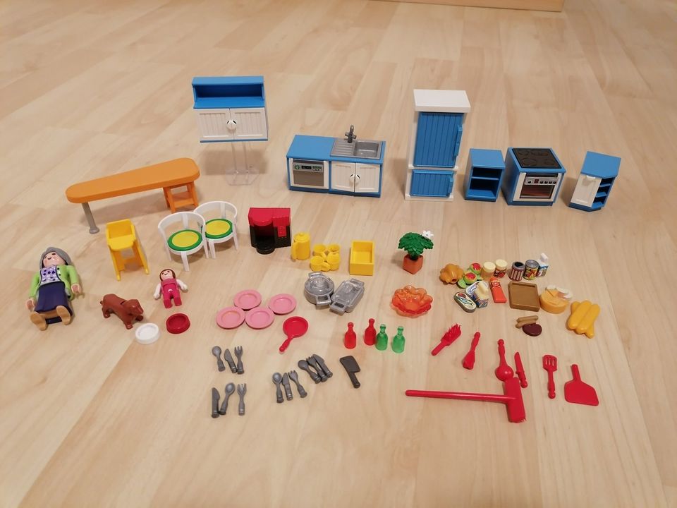 PLAYMOBIL Puppenhaus 5301 und Einrichtung 4 Zimmer in München