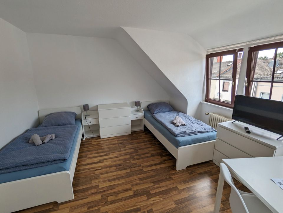 Neue sehr moderne Monteurwohnung, super Lage, bis 6 Pers, Parkpl. in Nienburg (Weser)