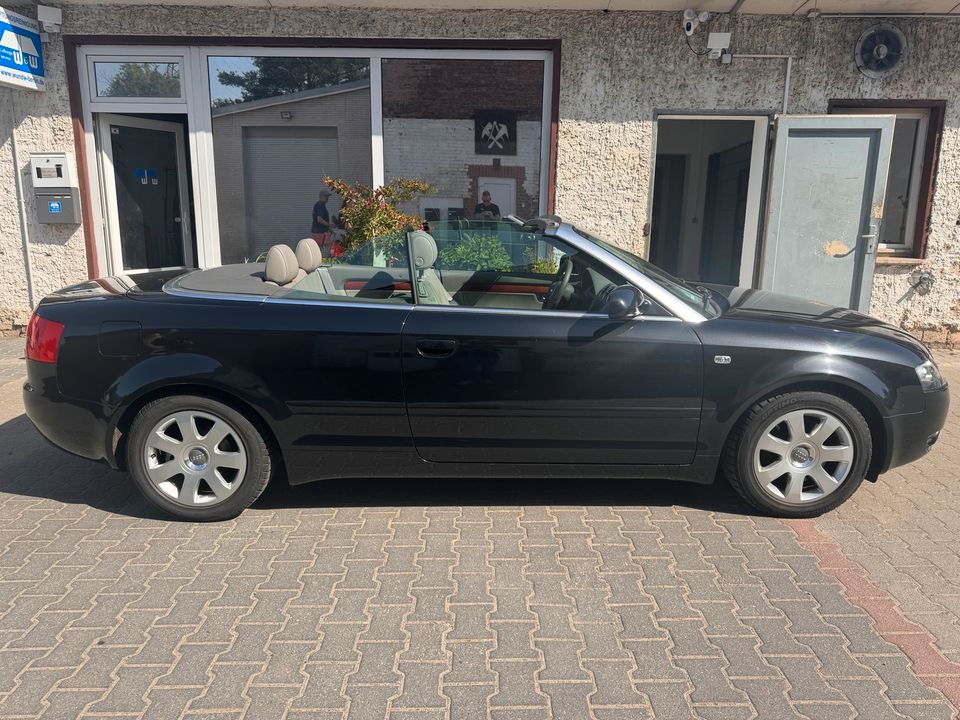 Audi A4 Cabrio , 2,4, V6 , RARITÄT in Berlin