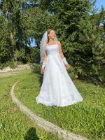 Designer Brautkleid von „Weise“, ungetragen, mit Schleppe, 38/40 Sachsen - Plauen Vorschau