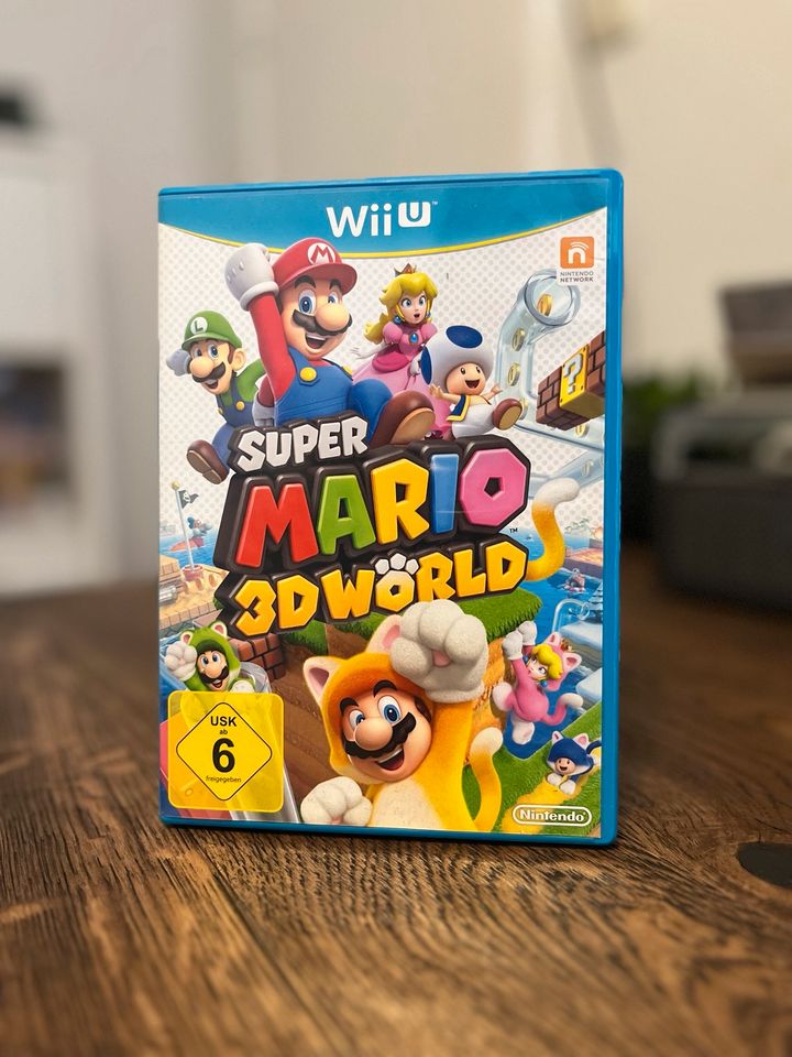 Nintendo Wii U Limited Edition Super Mario Maker + extra Spiele in Hamburg