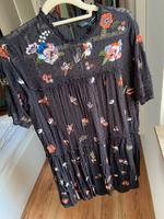 Zara Schönes Kleid mit Pailletten Niedersachsen - Peine Vorschau