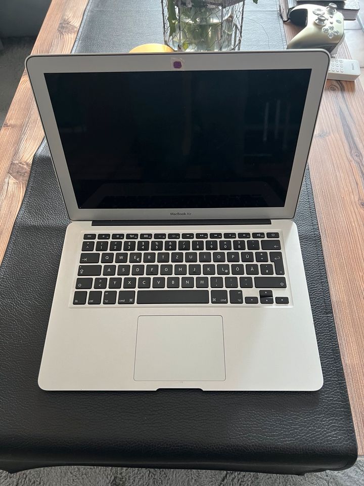 MacBook Air A1466 in Straelen