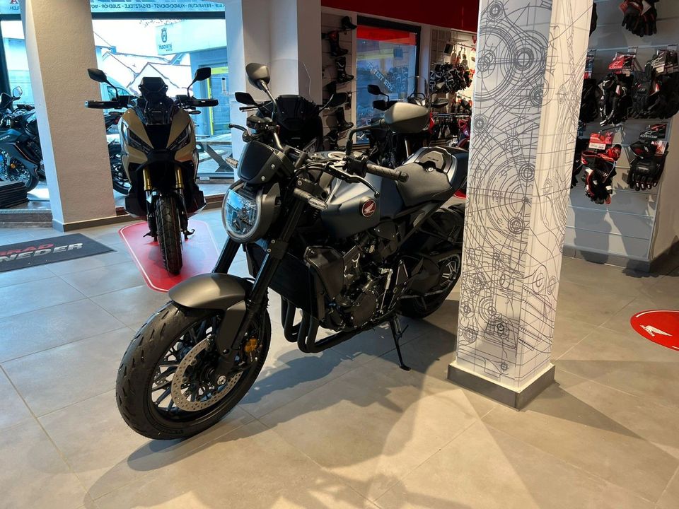 Honda CB1000 R Black Edition 2023 *sofort verfügbar* in Essenbach